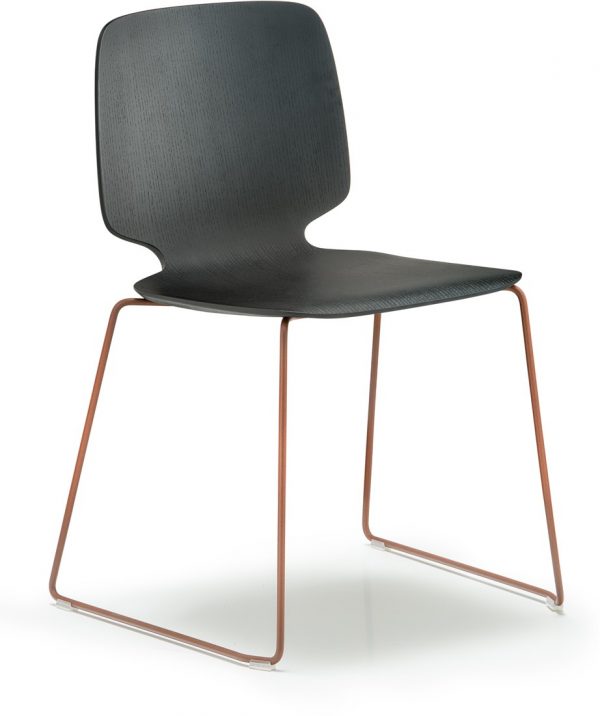 Babila-2720-houten-stoel-met-sledeframe-fsc-100-gecertificeerd