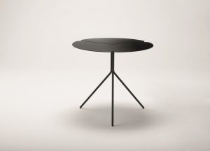 Folia-table-low-design-bijzettafeltje-met-een-klavervormig-blad