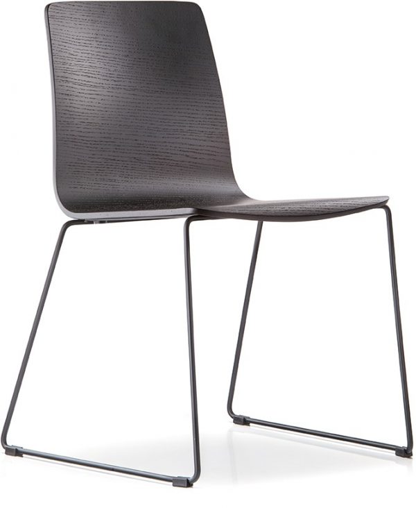 Inga-5619-houten-stoel-met-sledeframe