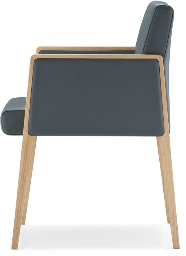 Jil-525-gestoffeerde-houten-stoel-met-armleggers-25