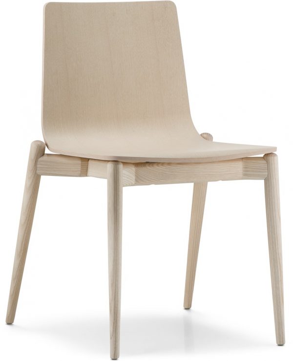 Malma-390-houten-stapelbare-stoel-in-scandinavische-stijl-fsc-100-gecertificeerd