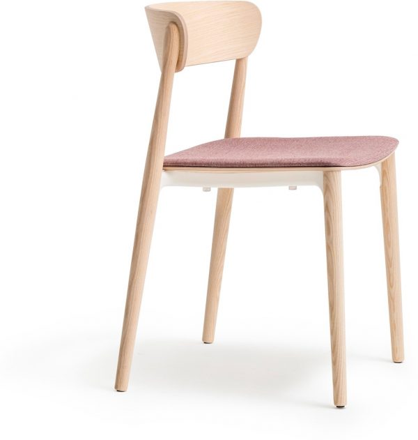 Nemea-2821-houten-school-kantine-stoel-met-gestoffeerde-zitting-scandinavische-stijl-fsc-100-gecertificeerd