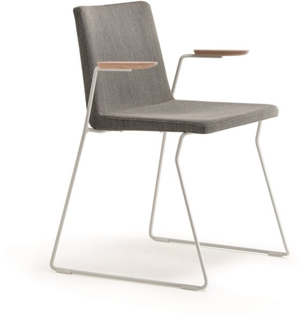 Osaka-metal-5725-stoel-met-gestoffeerde-zitting-armleggers-en-sledeframe-fsc-100-gecertificeerd